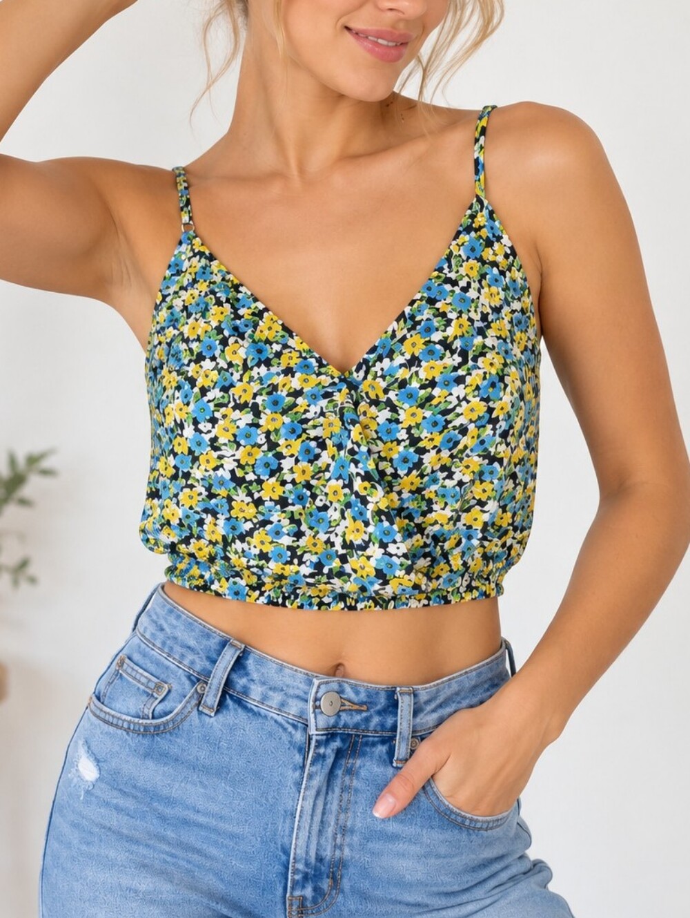 SUGAR 17 | Women’s Yellow & Blue Floral Cropped Tank Top Size M